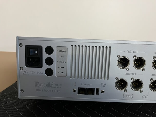 Boulder 1110 preamplifier & 1060 stereo amplifier system