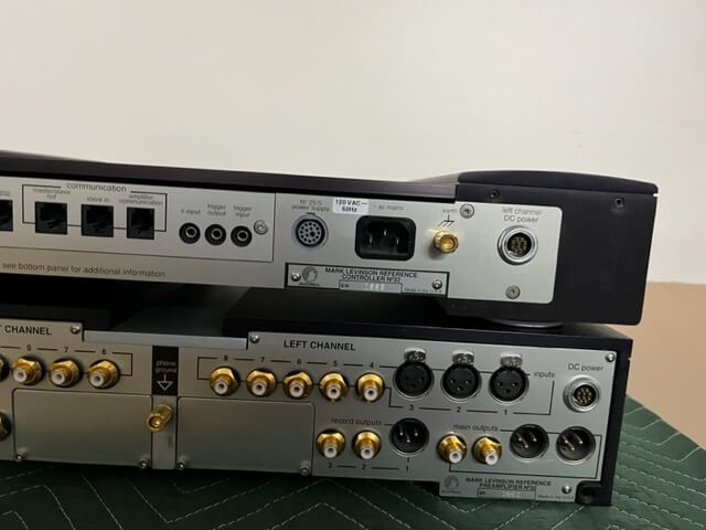 Mark Levinson No. 32 Reference preamplifier and controller