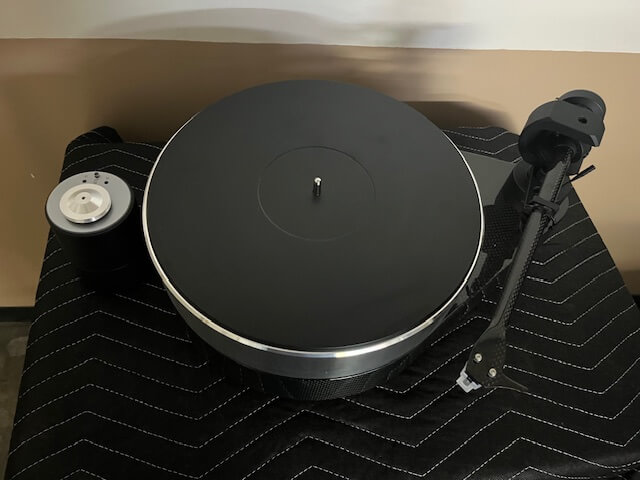 Pro-Ject RPM 10 carbon turntable