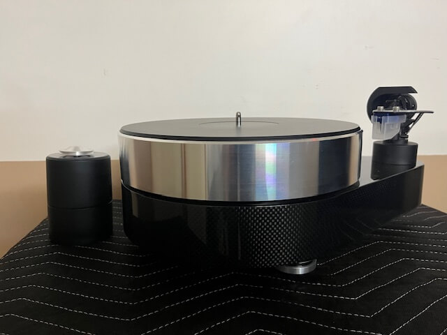 Pro-Ject RPM 10 carbon turntable