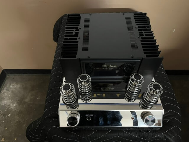McIntosh MA252 integrated amplifier