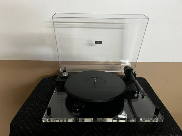 Pro-Ject PersX turntable
