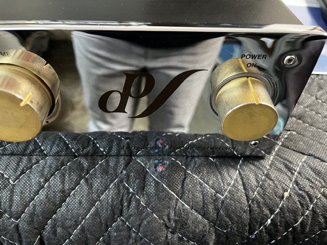 E.A.R. 868L tube preamplifier