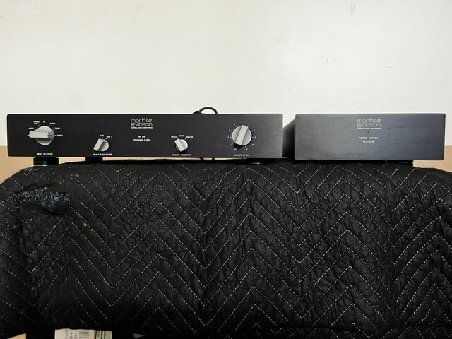 Mark Levinson No 28 preamplifier (s/n 3049) and PLS-228 power supply