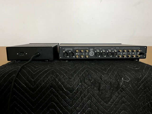 Mark Levinson No 28 preamplifier (s/n 3049) and PLS-228 power supply