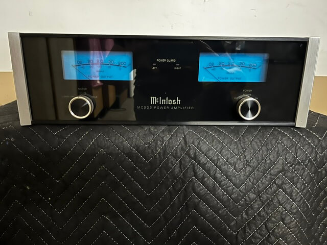 McIntosh MC202 power amplifier