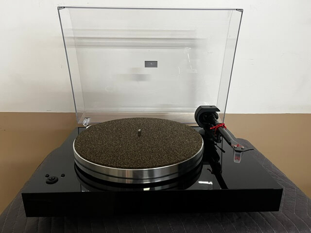 Pro-Ject X8 turntable