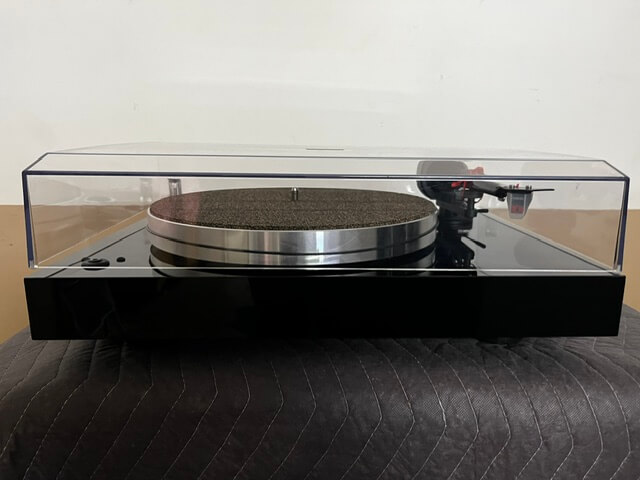 Pro-Ject X8 turntable