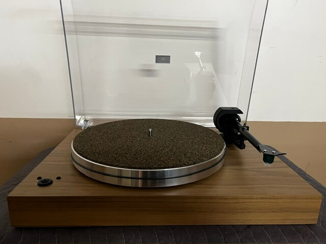 Pro-Ject X8 turntable