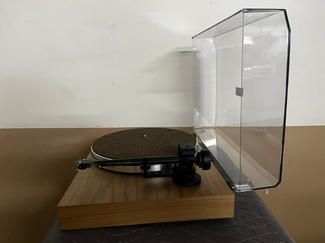 Pro-Ject X8 turntable