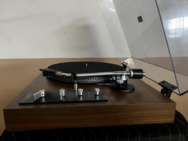 Yamaha YP-511 direct drive turntable