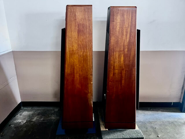 JBL Model 250Ti speakers