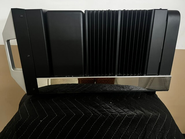 McIntosh MC303 power amplifier