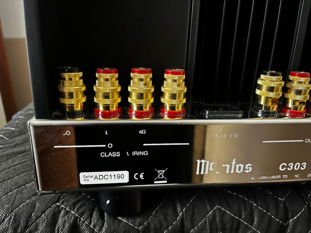McIntosh MC303 power amplifier