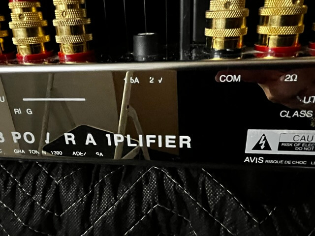 McIntosh MC303 power amplifier